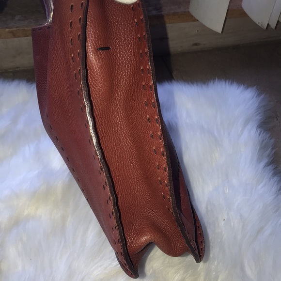 FENDI “RARE” SELLERIA SOFT LEATHER SHOULDER BAG - Picture 9 of 16